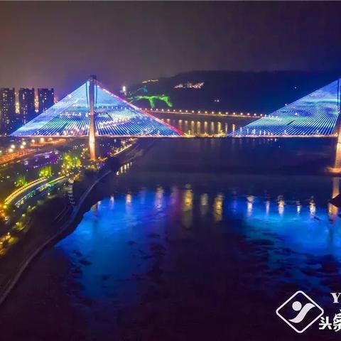 长江不夜城表演时间表：夜幕降临，灯火辉煌，精彩演出从黄昏持续到凌晨