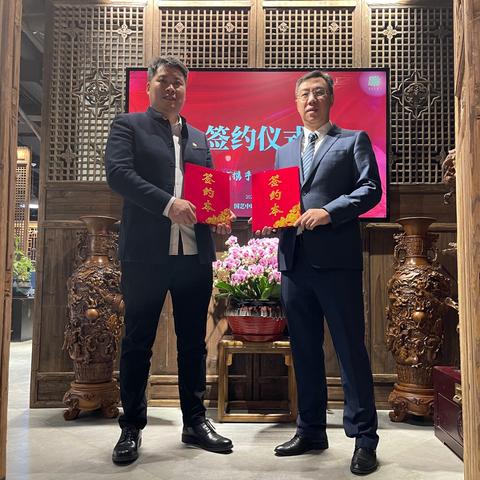 长江不夜城表演时间表：夜幕降临，灯火辉煌，精彩演出从黄昏持续到凌晨